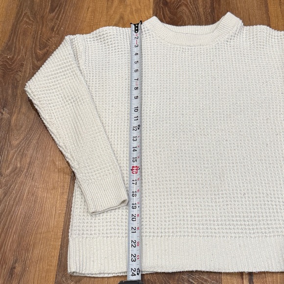 Time and Tru Women’s Crew Neck Long  Sleeve Cable Knit Sweater (Size: Large) - Picture 3 of 4